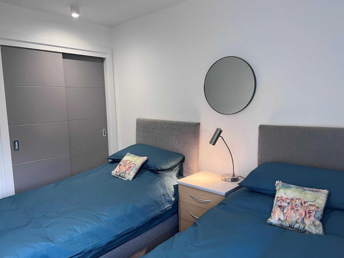 Caledonia Place 阿维莫尔 外观 照片